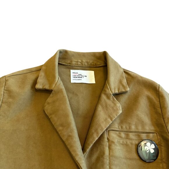 Leon & Harper Button-Down Camel Jacket Patch Pocket w/ Clover Pin Size Medium - Picture 2 of 12